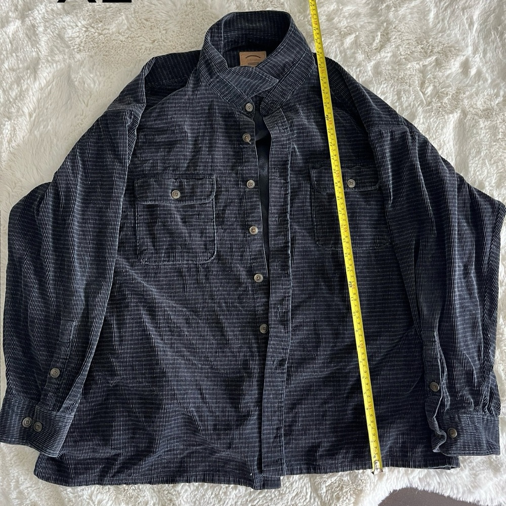 Black Textured Button-Up Shirt XL